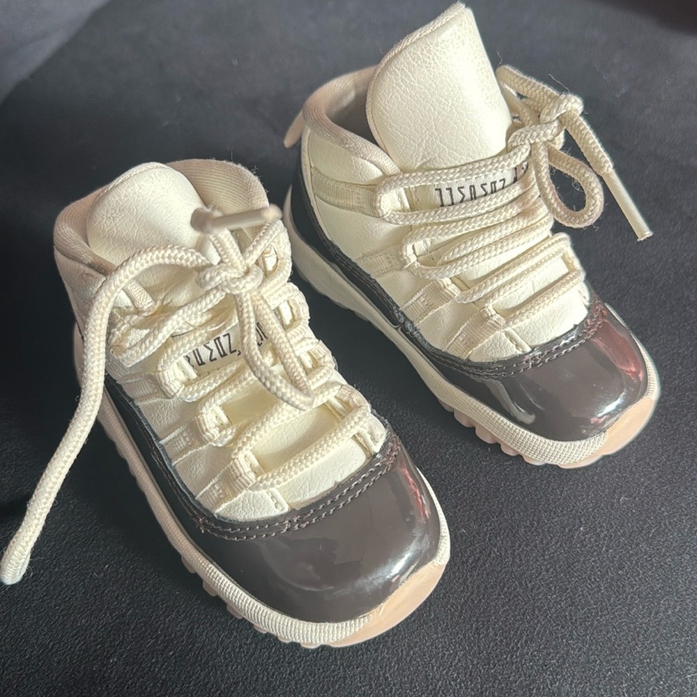 Jordan 11 Retro TD 'Neapolitan'